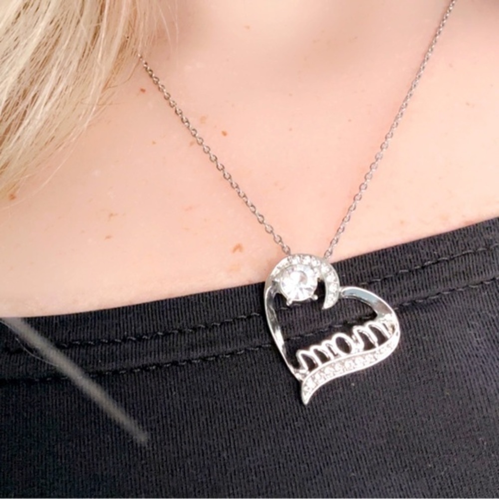 “Mom” heart silver necklace
